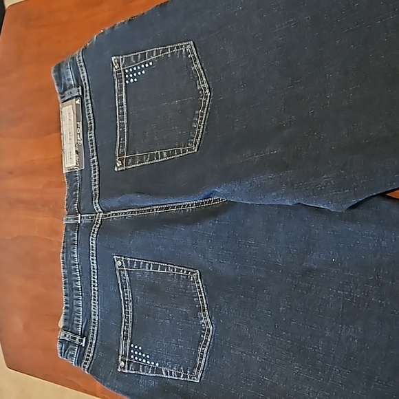 🆕️NWT Rhinestone Denim Capris - Picture 5 of 8